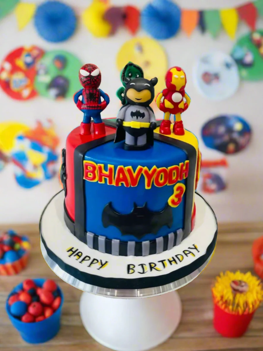 Superheroes Fondant Cake - Image 5