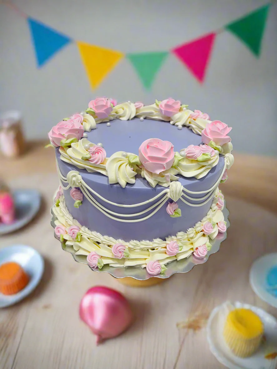 Tasha Vintage Cake - Image 3