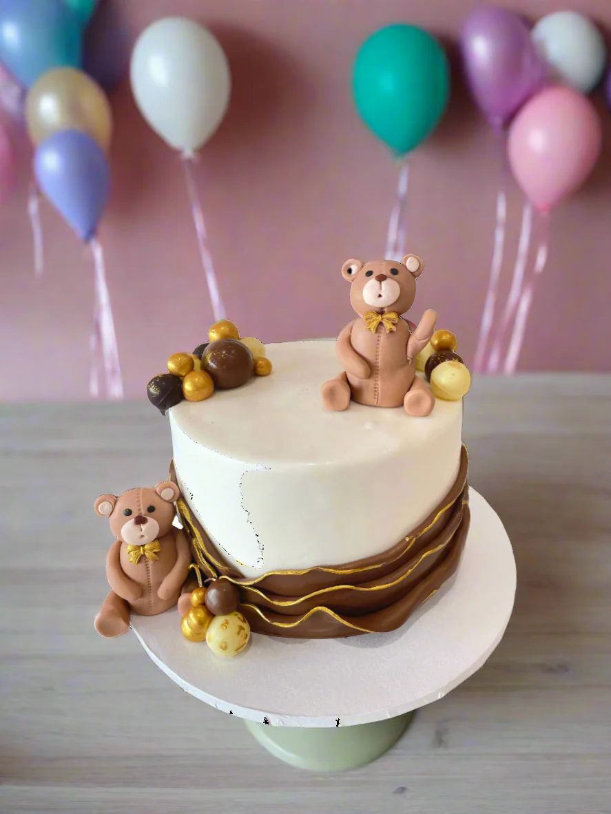 Teddy Bear Ruffle Fondant Cake - Image 3