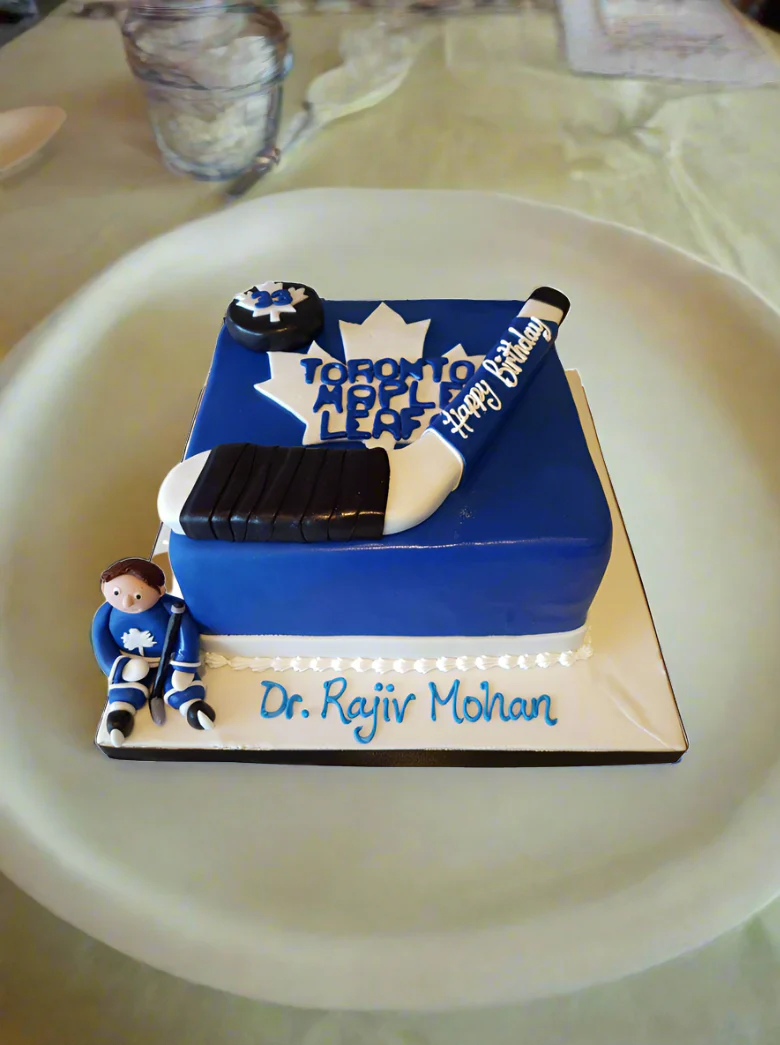 Toronto Maple Leaf Fondant Cake - Image 4