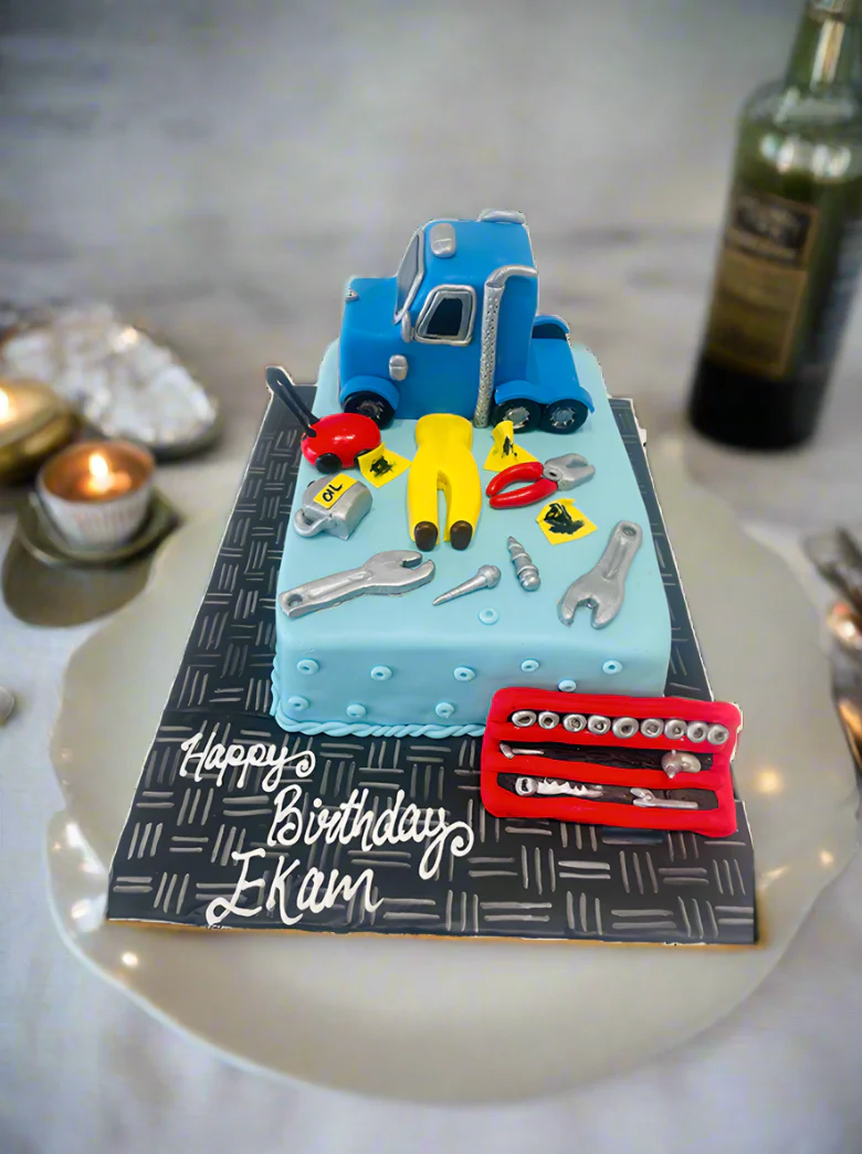 Truck Mechanic Fondant Cake - Image 4