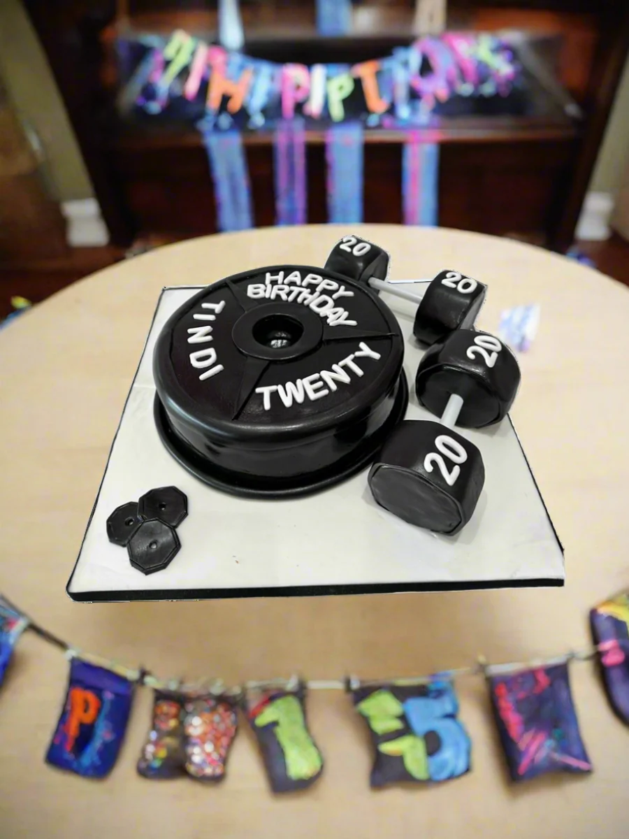 Weight Molded Gym Fondant Cake - Image 6