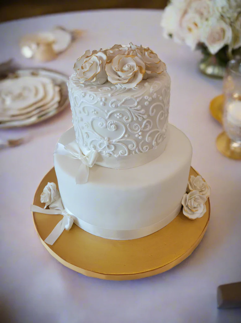 White And Gold Fondant Tiered Cake - Image 2