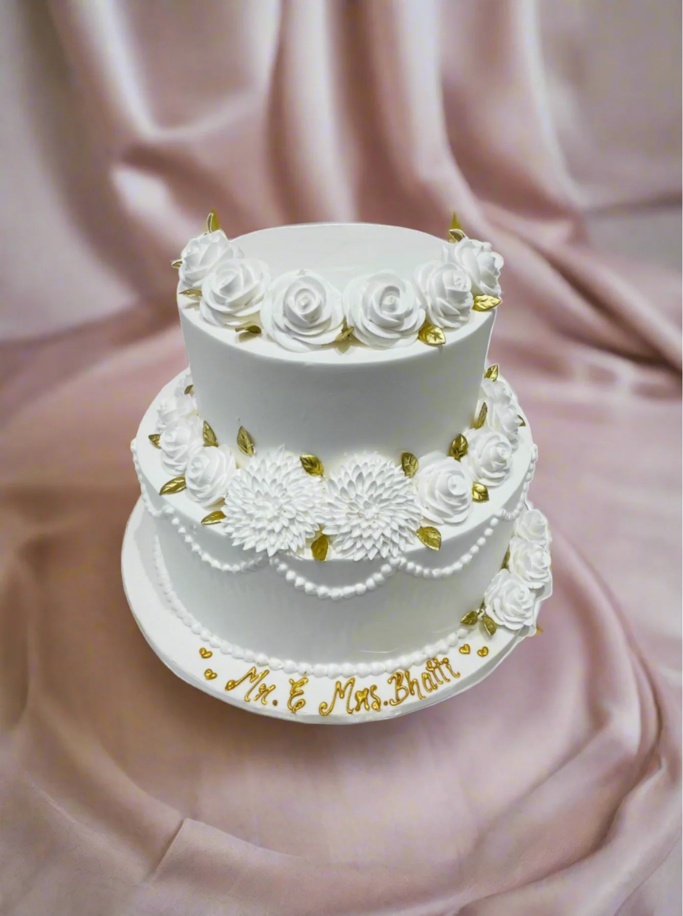White And Gold Wedding Cake - Image 3