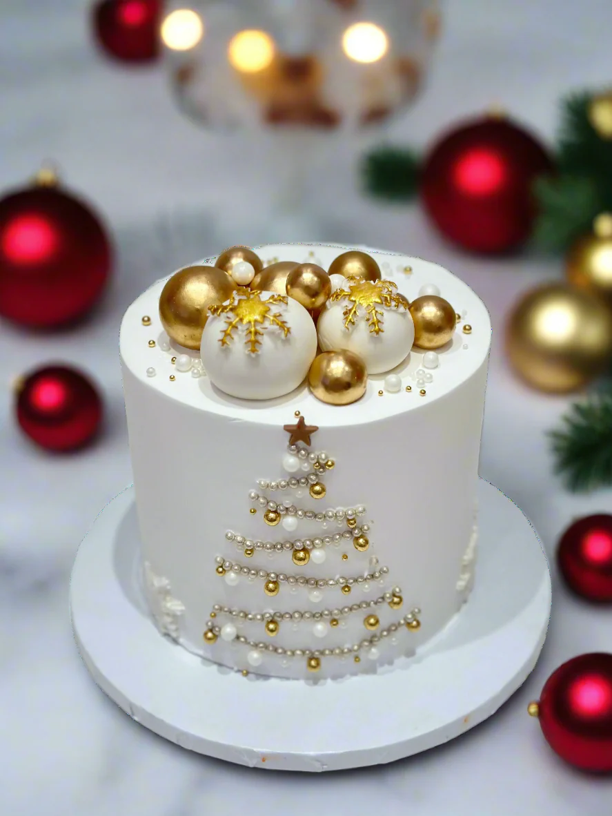 White & Gold Christmas Cake - Image 4