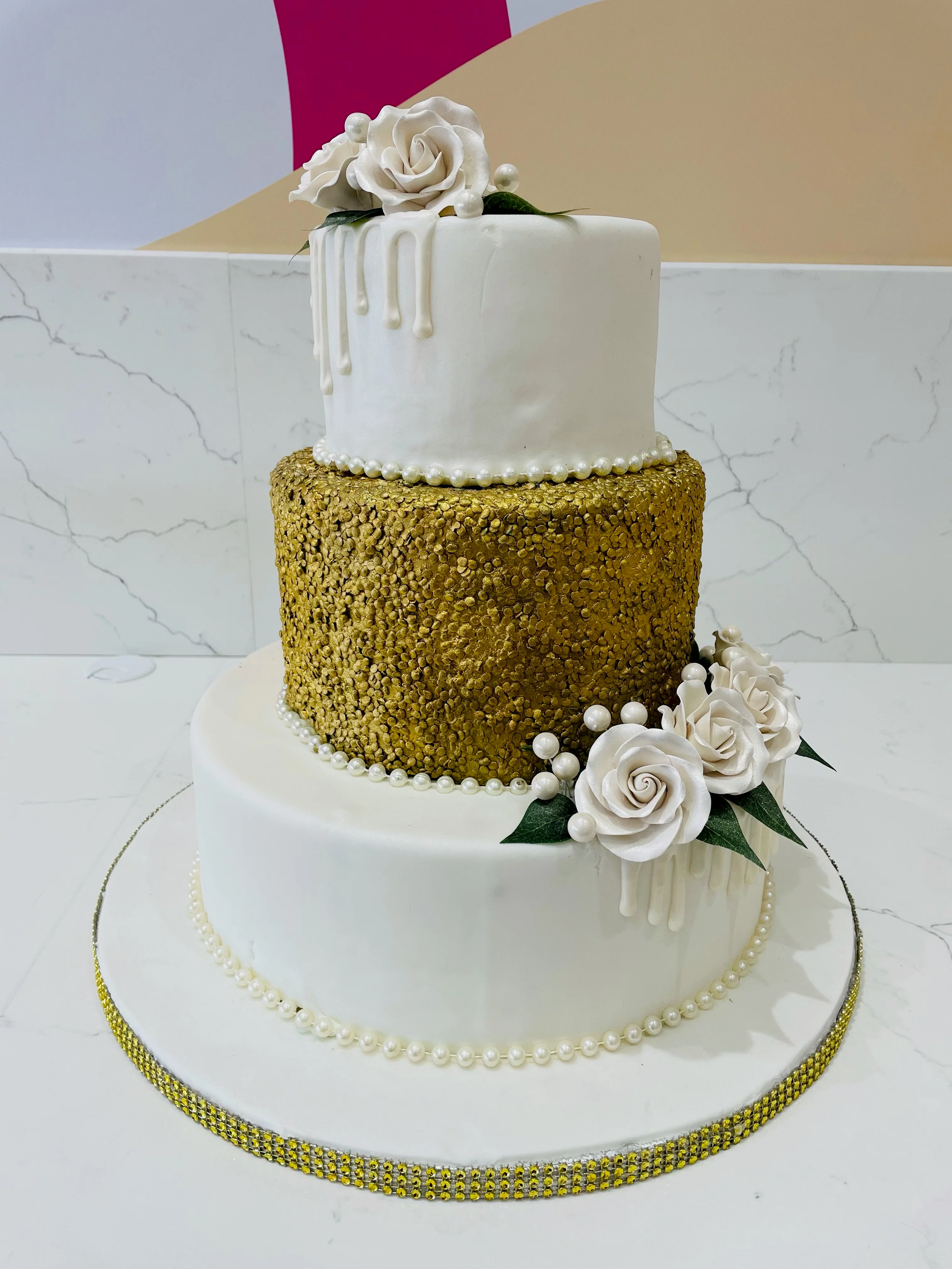 White & Gold Sequin Fondant Wedding Cake - Image 4