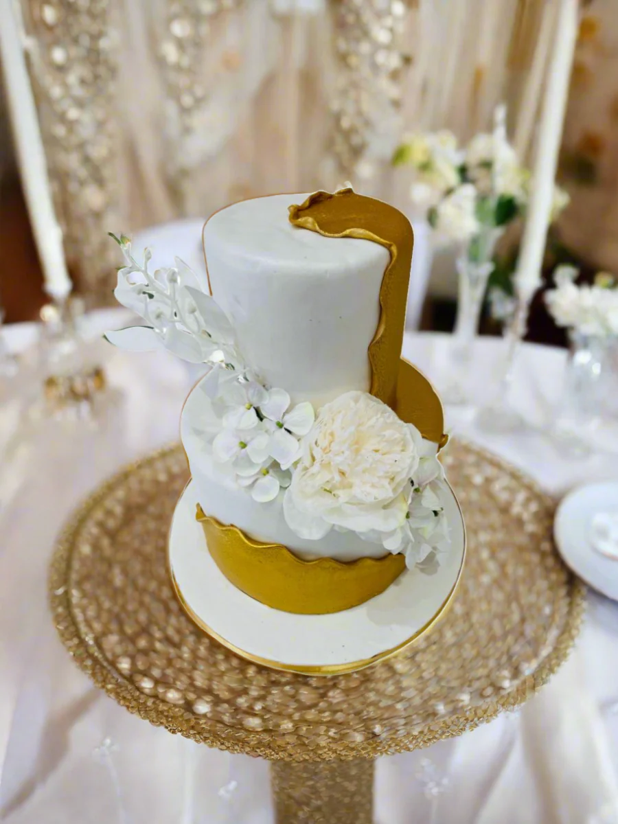 White & Gold Theme Wedding Cake - Image 2
