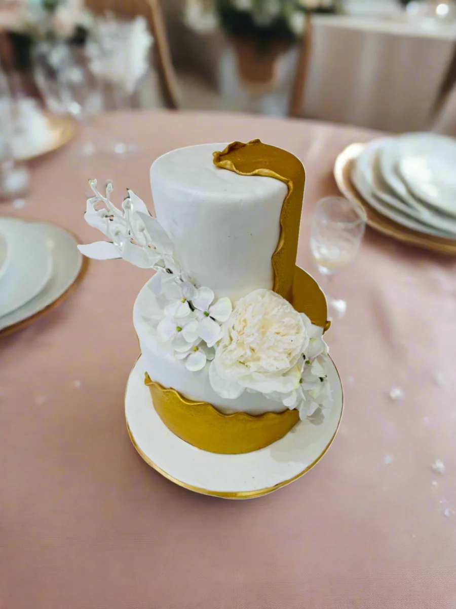 White & Gold Theme Wedding Cake - Image 3