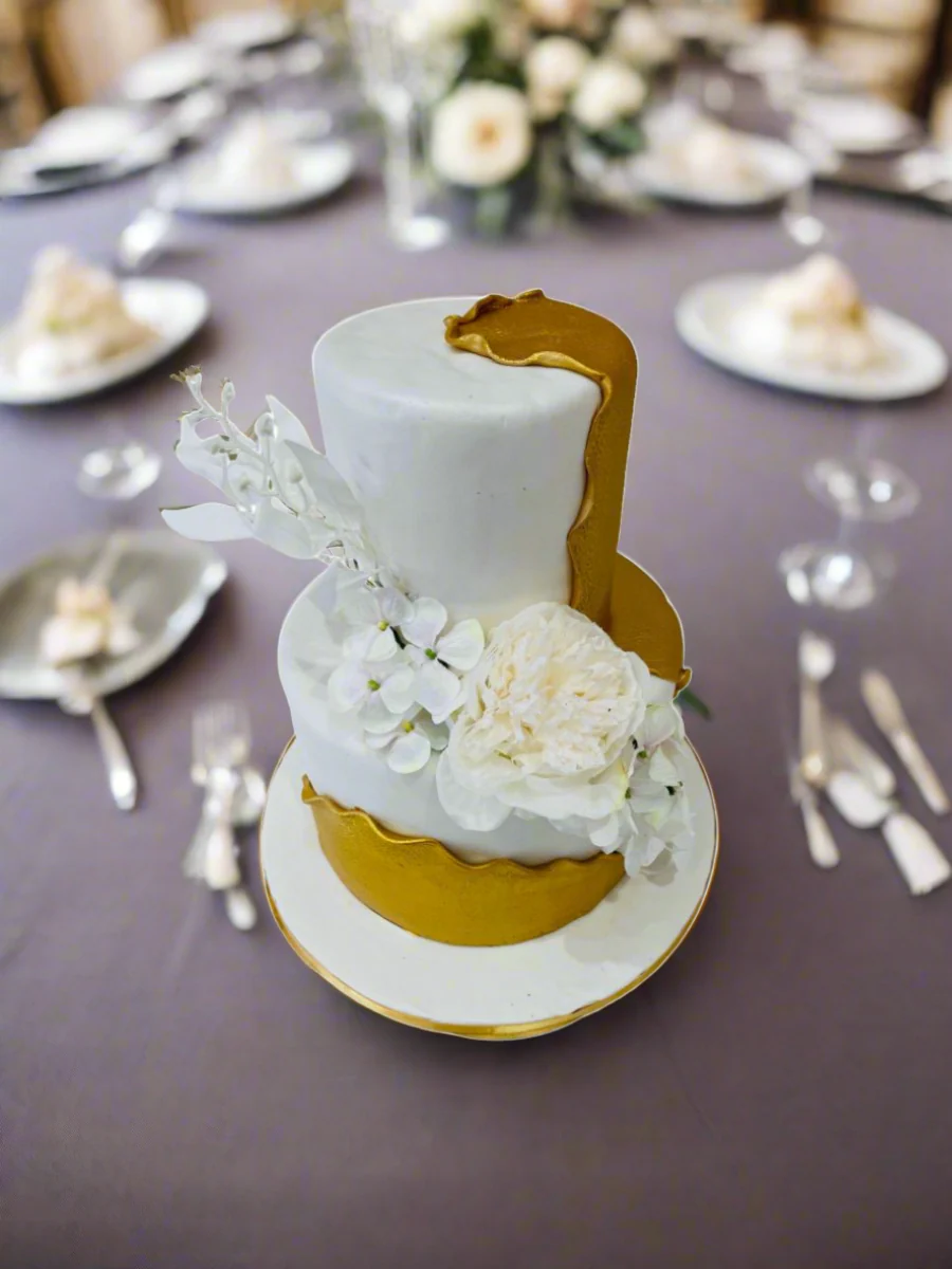 White & Gold Theme Wedding Cake - Image 4