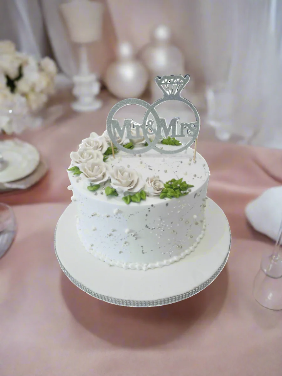 White Pearls Cream Cake - Image 5